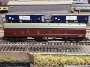 374-027C FARISH N GAUGE MK1 BG FULL BRAKE COACH BR MAROON - Picture 1 of 6