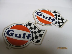 ZWEI veraltete GULF Oil Company Original Vintage 60er Jahre Racing Aufkleber/Sticker - Bild 1 von 4