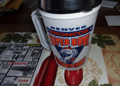 Denver Broncos   22  0z.thermo mug hot or cold  made in usa,Vintage 1990s Cover
