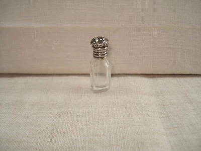 Minuscule Flacon à Sel ou à Parfum Accessoire de Poupée Ancienne - Photo 1/4
