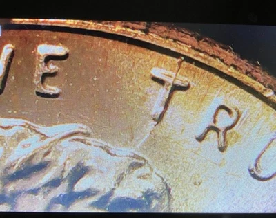 Two 2025 BU Lincoln Pennies Spiked Head Die Crack,Struck Through Grease errors - Image 1 of 4