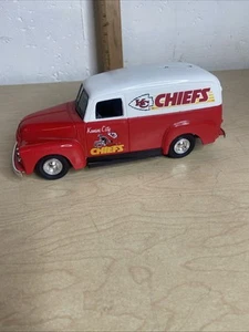 Vtg 1995 Ertl Kansas City Chiefs Die Cast Coin Bank W/key 1951 Panel Van - Picture 1 of 8