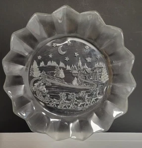 MIKASA 14” Santa Sleigh Reindeer Round Footed Frosted Glass Serving Plate - Picture 1 of 5