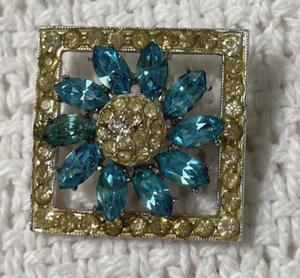 Gorgeous Rhinestone Vintage Square Brooch with Flower Center - Picture 1 of 13