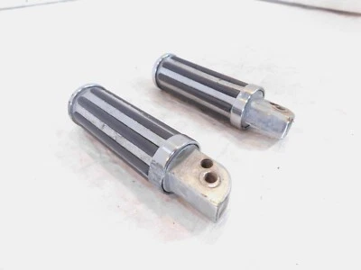 Yamaha V-Star 1100 Classic Custom Silverado Left/Right Rear Footrest Foot Pegs - Imagem 1 de 4