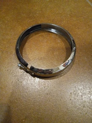 Anillos de bisel de luz de lámpara de paso auxiliar cromados Harley Davidson 68725-62A Foto 1 de 4