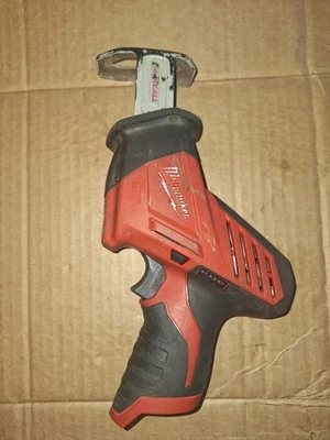 Sierra recíproca Milwaukee M12 Hackzall (2420-20) Foto 1 de 4
