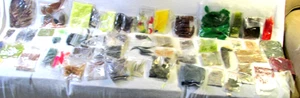 Großes Set über 50 Fliegenbinden Feder Packs Angeln Jigs Forelle - Bild 1 von 14