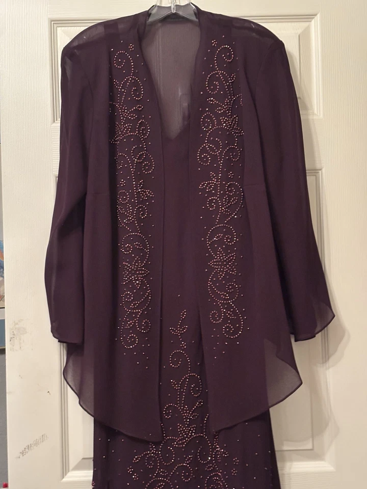 Vestido de madre de la novia talla 16W Foto 1 de 4