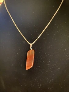 Karneel Edelstein Anhänger auf 18 Zoll Sterlingsilber Kette - Bild 1 von 3