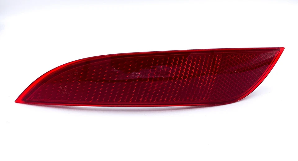 Panel reflector de parachoques trasero rojo del lado del conductor para Ford Focus Hatchback 2015-2018 Foto 1 de 4
