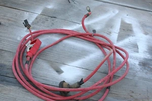 CHEVY HHR LT 06 07 08 09 10 11 Positivo ROJO Cable Batería BAHÍA DEL MOTOR -AL MALETERO - Imagen 1 de 4