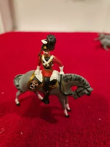 BRITAINS METAL PAINTED TOY SOLDIERS MOUNTED 16TH LANCIER OFFICER OBSERVING OG - Picture 1 of 10