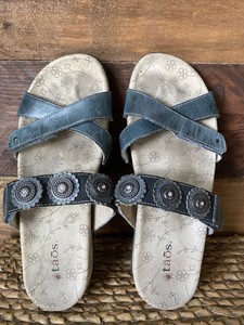 taos trio sandal