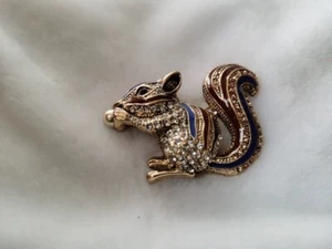 Weekend by MaxMara Pearl Enamel & Crystal Squirrel brooch Pin/Brooch - Picture 1 of 5