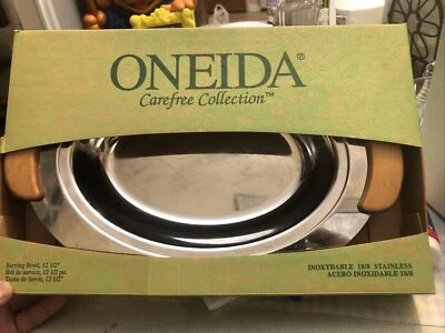Bandeja de servidor Oneida de acero inoxidable de 17 pulgadas con asas "Colección sin preocupaciones" Foto 1 de 4