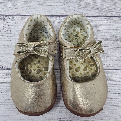 Zapatos Carters dorados con lazos talla 4,5 Foto 1 de 4