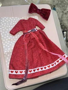 Blythe Kleid mit passendem Accessoire so bezaubernd! Wunderschön Neu - Bild 1 von 2