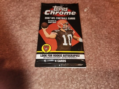 2007 TOPPS CHROME FOOTBALL CARD PACK ROOKIE-REFRACTOR BRADY AUTO+FREE BRADY CARD - Image 1 of 4