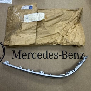 A2118801112 9744 MERCEDES BENZ W211 FRONT LEFT BUMPER STRIP TRIM GENUINE NEW - Picture 1 of 8