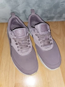 Nike Thea - Bild 1 von 6