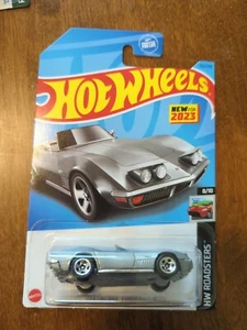 Hot Wheels 2023 '72 Corvette Stingray Cabrio Argento #132 - Foto 1 di 3