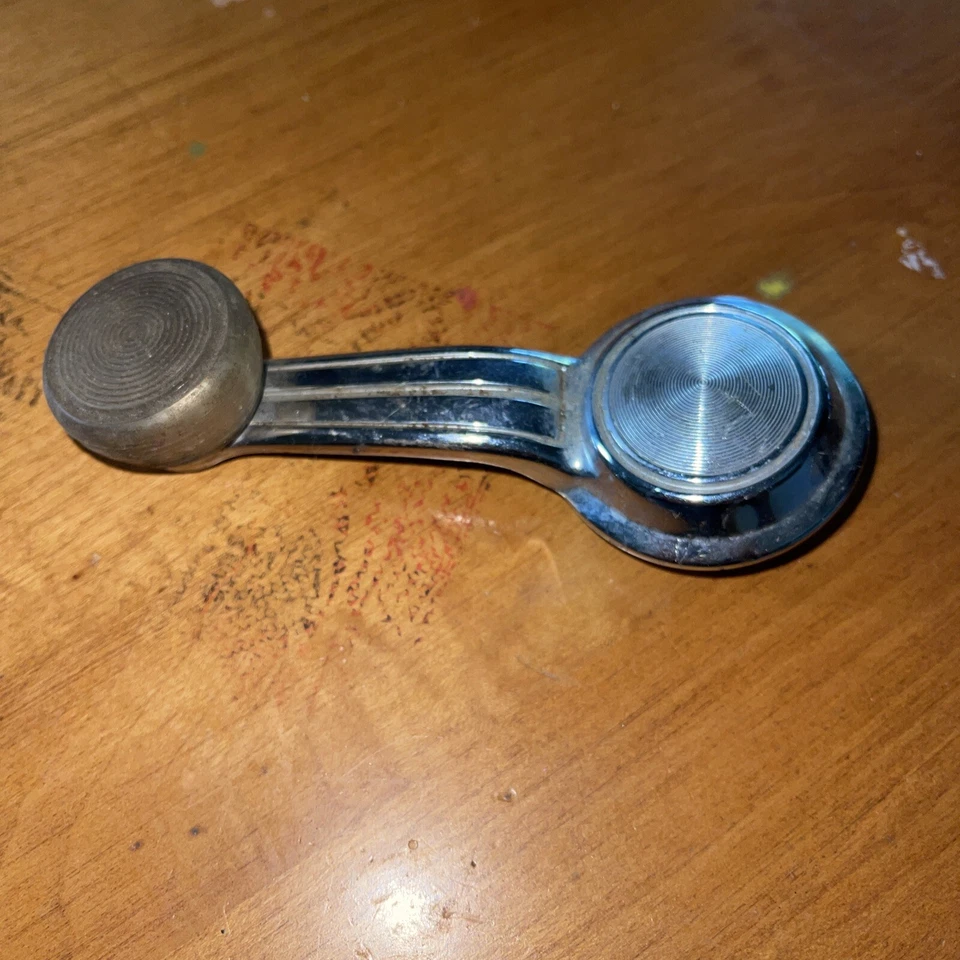 Manivela de ventana de puerta de un Pontiac LeMans 1971 parte #9715291B4F Foto 1 de 2