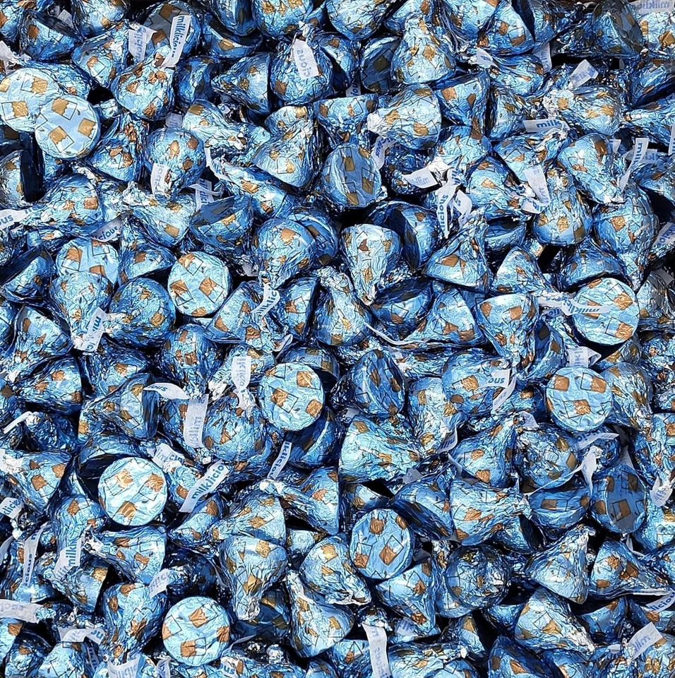 HERSHEY'S Kisses Milklicious Creamy Filled Milk Chocolate Bulk Candy (5 Pounds)