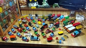Enorme lote magnético diecast Thomas The Train Take N Play........ ¡más! - Imagen 1 de 10