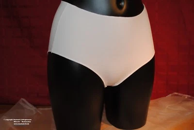 Taillienslip Secret von Nina von C. -Farbe weiß, schwarz + haut -Größe 40 bis 48