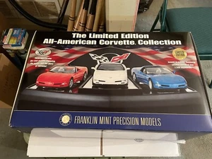 Franklin Mint Red/White/Blue 1997 Corvettes With Display 1/24 - Three Cars - Picture 1 of 8