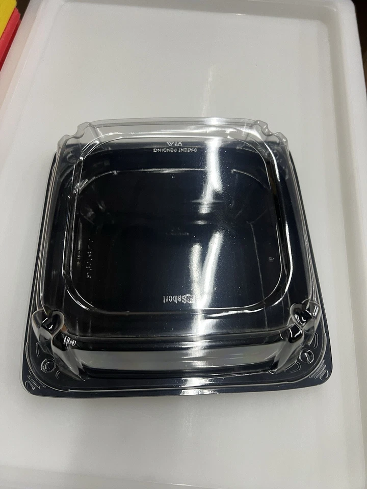 Sabert Item# C9611 Combo 25ct BK 10.7 In SQ US PLATTER/ HDLID 25 Pcs/cs - Image 1 of 4