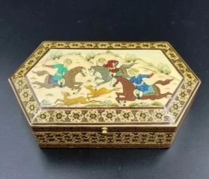 7 x 4 HEXAGON RUSSIAN INLAID TRINKET BOX HUNTING SCENE RED VELVET LINED 29 - Picture 1 of 6