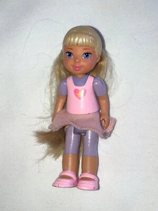 Fisher-Price Loving Family Dollhouse Girl Figure Pink Fabric Skirt Blonde Hair - Picture 1 of 5