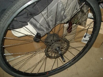 bicycle rear rim with tire tube 28in tire 700x38x1/5/8x/1/1/2 quick release rim - Image 1 of 4