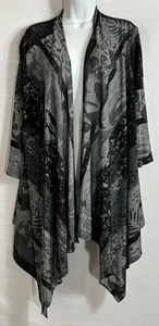 Haani Übergröße 2X Strickjacke vorne offen schwarz & grau Blätter 3/4 Ärmel asymmetrisch - Bild 1 von 19