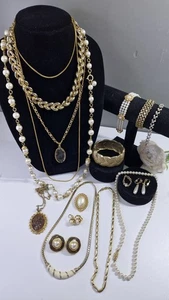 Vintage Jewellery Gold tone Faux Pearl 80's Bundle Necklaces Job Lot  - Picture 1 of 17