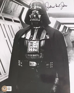 James Earl Jones Star Wars Autographed SIGNED Darth Vader 8x10 w Beckett / PROOF - Picture 1 of 2