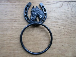 BLACK Equestrian Horseshoe Hitching Tie Ring Horse Shoe Tie Rings on Plate - Picture 1 of 1