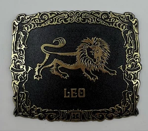 Targa plastica vintage 1970 Zodiac Leone 3,5" x 4" - mai usata vecchio stock - Foto 1 di 1