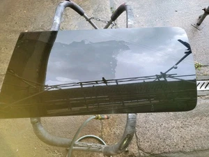 Nissan Elgrand E51 2002 - 2010 Drivers Rear Side Glass Window - Picture 1 of 3