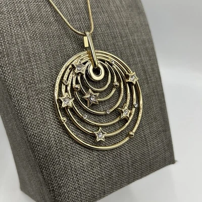 "Collar largo tono dorado generación BCBG se ajusta a 32"" + 2,5"" círculos estrella" Foto 1 de 4