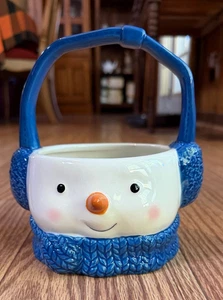ST NICHOLAS SQUARE SNOWMAN LET IT SNOW CERAMIC W/HANDLE CANDY DISH BOWL HK#6 - Picture 1 of 5
