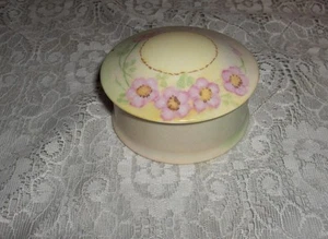 Antigua caja de baratija en polvo tocador real de porcelana O & E. B Austria - Imagen 1 de 1