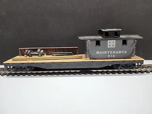 HO Scale Mantua Santa Fe Maintenance Caboose #932 - Picture 1 of 12