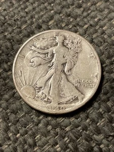 1940 Walking Liberty Silver Half Dollar Coin - Picture 1 of 2