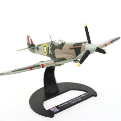 1:72 Diecast Royal Air Force Spitfire Fighter Aircraf Model Military Collection - Image 1 of 4