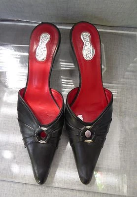 FREE LANCE Mules sabots cuir NOIR bouts pointus petit talon T 38  bon état  - Photo 1/4