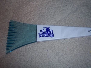 MINNESOTA TIMBERWOLVES ICE SCRAPPER - Picture 1 of 2