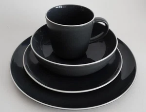 Royal Doulton Gordon Ramsay Brotstraße schiefergrau 4-teiliges Gedeck Neu im Karton - Bild 1 von 13